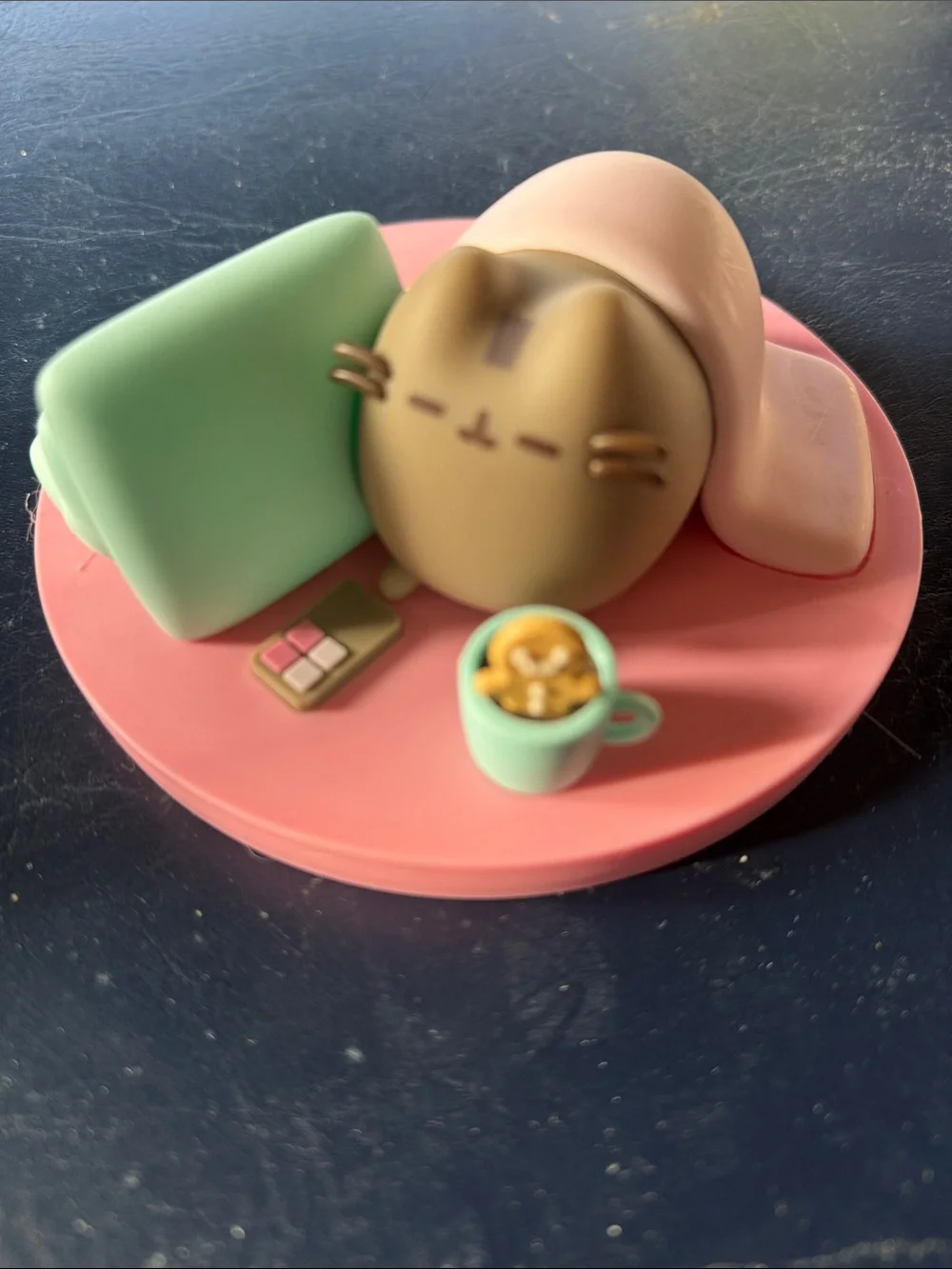 Pusheen Vinyl Figure and Compact Mirror